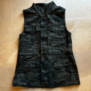 Sanctuary longer length camo vest